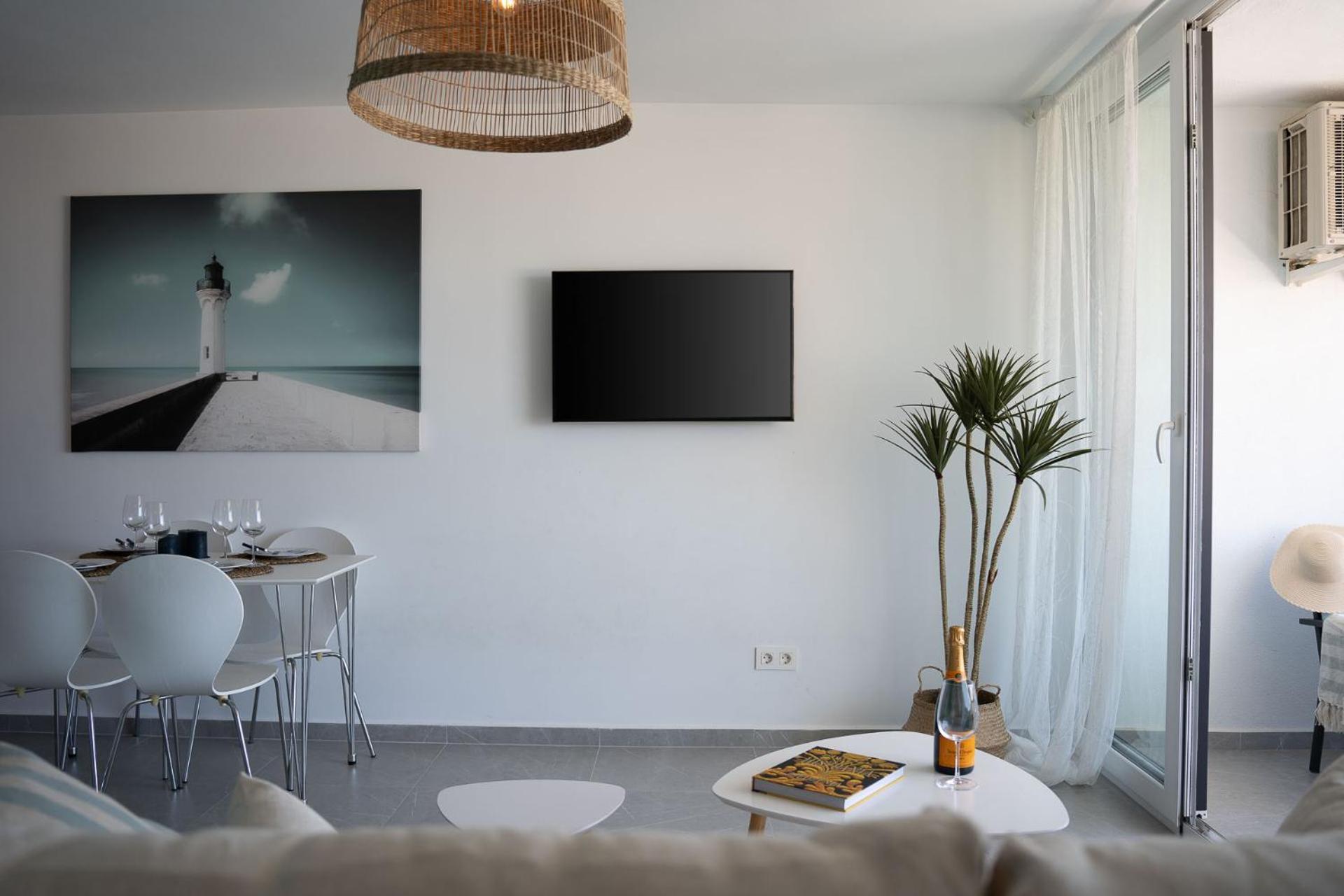One Bedroom Next To The Port *